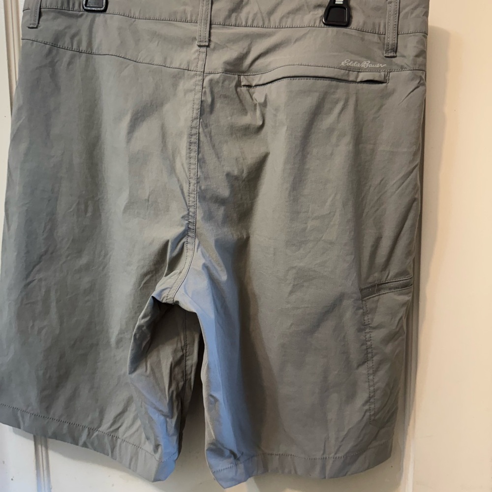Eddie Bauer Men's Cargo Shorts - Picture 3 of 4